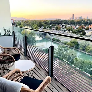 https://sonnenaufgang-ber-den-prater-pool-am-dach.vienna-besthotels.com