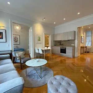 https://luxury-apartment-neubaugasse.vienna-besthotels.com